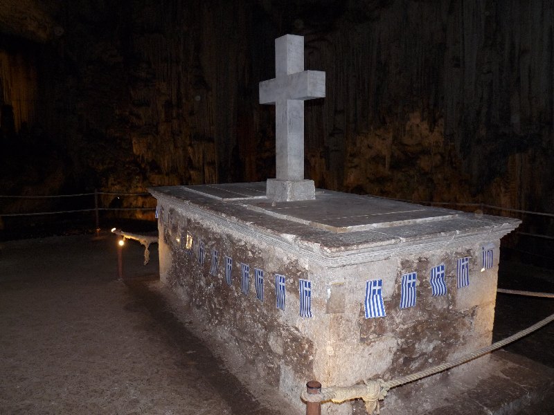077.Jeskyně Melidoni-Sarkofág